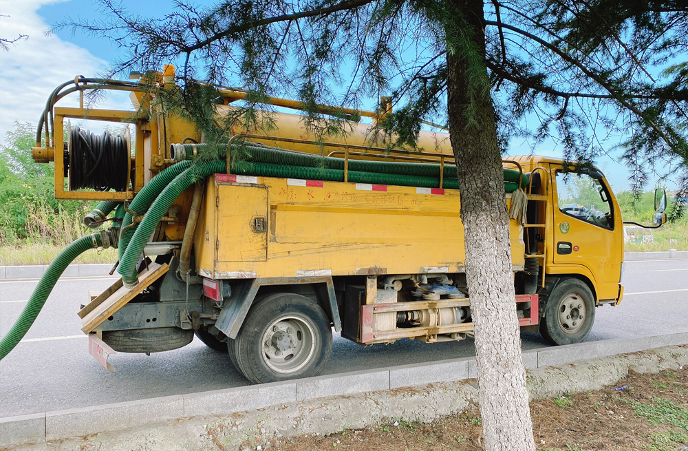 283马台街清洗抽粪车